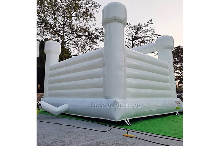 Durable PVC Tarpaulin White Bounce Castle FWW41