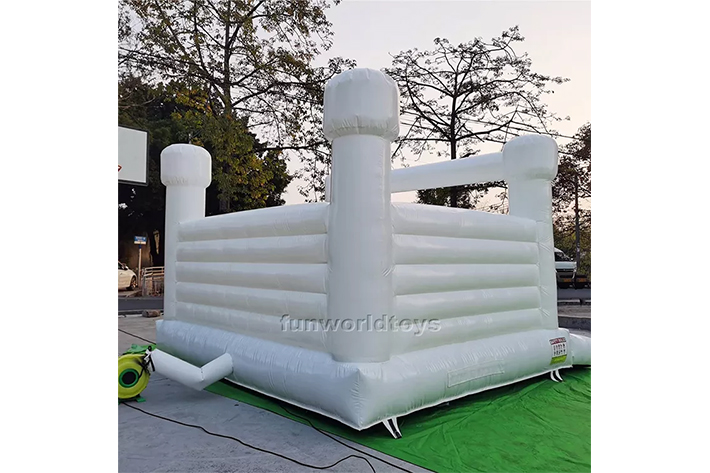 Durable PVC Tarpaulin White Bounce Castle FWW41