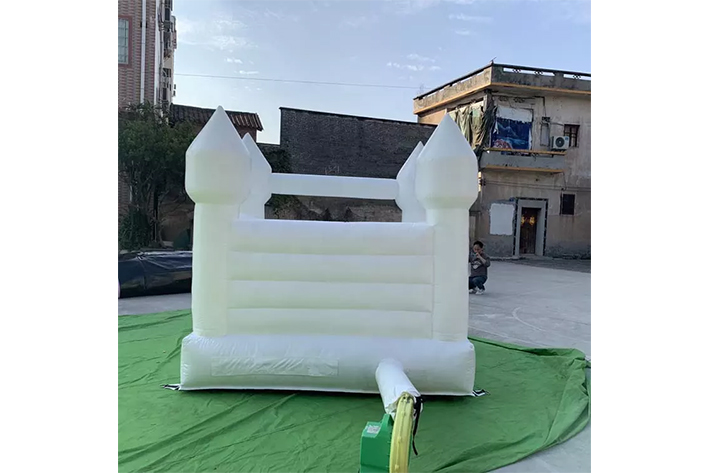 Inflatable White Bounce House FWW39