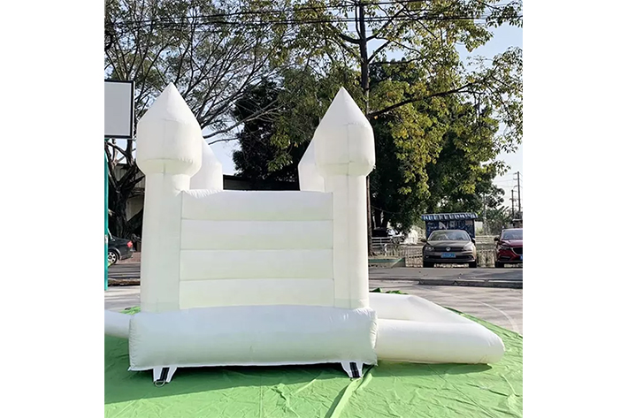 Inflatable White Bounce House FWW39