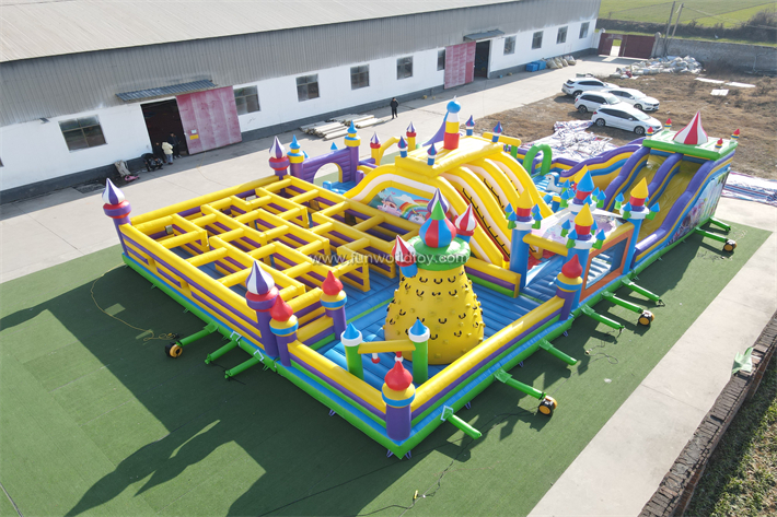 Fantasy Super Fun City FWF131